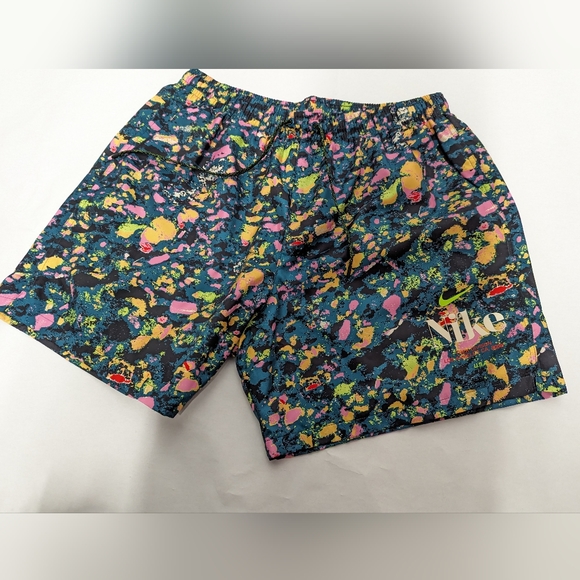 Nike Shorts XL - Picture 2 of 4